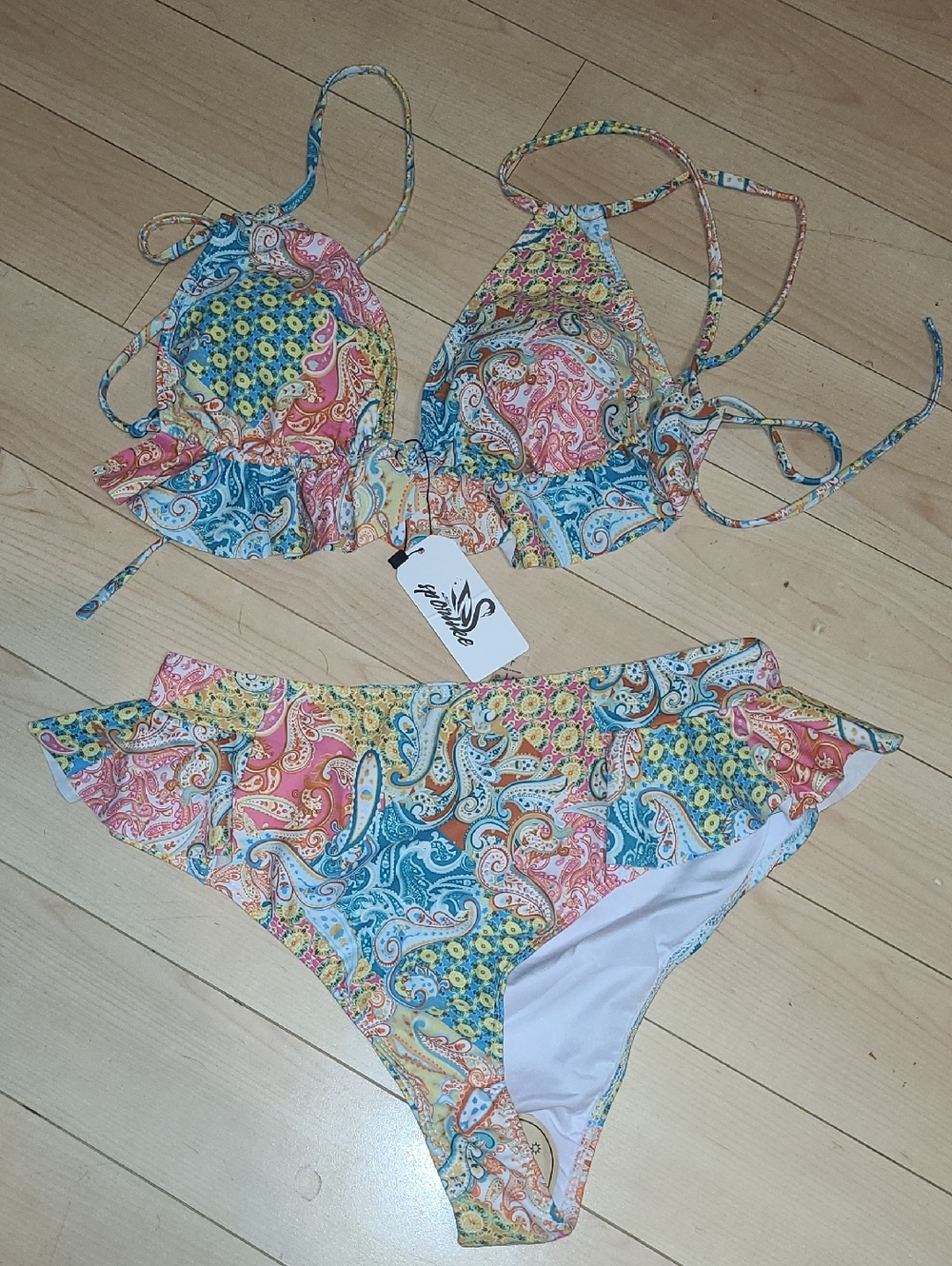 Bikini - Picture 2 of 5